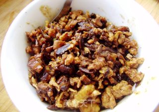 【炸酱面 花样做】家常炸酱面的做法步骤：6