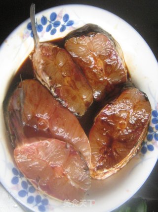 煎草鱼块的做法步骤：2