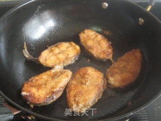 煎草鱼块的做法步骤：5