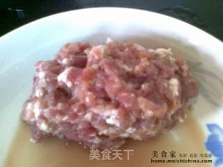 炸酱萝卜丝拌宽面的做法步骤：1