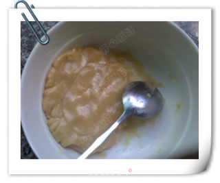 广式莲蓉蛋黄月饼的做法步骤：5
