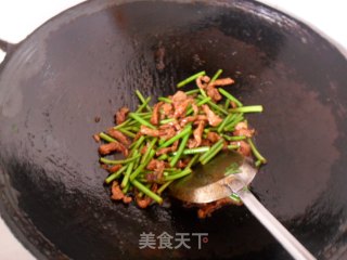 蒜苗豆干炒肉丝的做法步骤：5