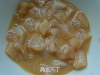洋葱鸡丁炸酱面的做法步骤：2