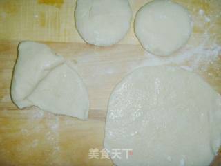 【简单制作的花样饼大全】营养早餐---韭菜鸡蛋薄饼的做法步骤：5