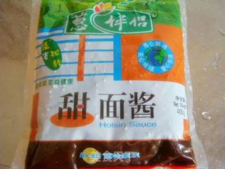 鸡蛋炸酱面的做法步骤：1