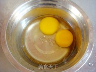 鸡蛋炸酱面的做法步骤：2