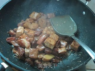肉荤：酱豆干红烧肉的做法步骤：11