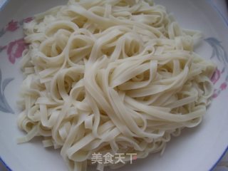 剥皮鱼炸酱面的做法步骤：4