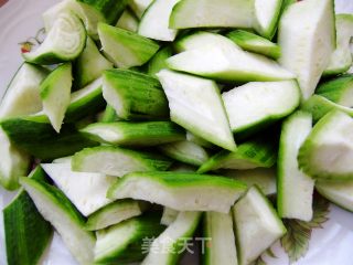 家常菜----丝瓜烧菜花的做法步骤：2