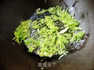 家常菜----绿豆芽炒干豆腐丝的做法步骤：3