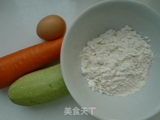 【胡萝卜笋瓜煎饼@牛奶麦片】青春期早餐很重要的做法步骤：1