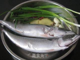红烧青条鱼的做法步骤：1