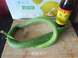 老醋蛇瓜的做法步骤：1