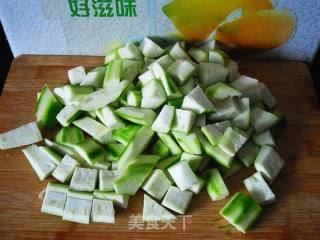 番茄丝瓜丁的做法步骤：2