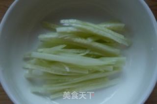 【炸酱面，花样做】家常炸酱面的做法步骤：3