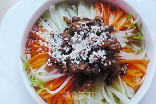【炸酱面，花样做】家常炸酱面的做法步骤：11