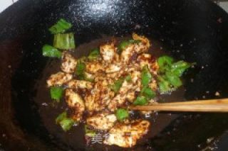 青椒鸡肉片的做法步骤：8