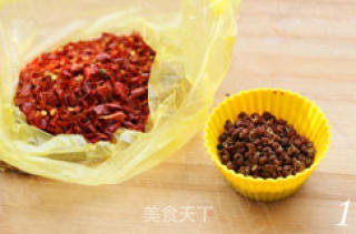 油泼辣子不一定要用油泼 超辣简化版油泼辣子的做法步骤：1