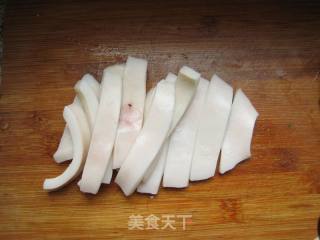 韩式凉菜—糖醋鱿鱼卷的做法步骤：4