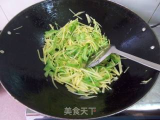 苦瓜炒土豆的做法步骤：6