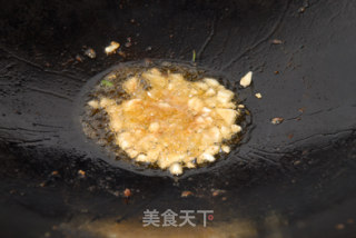 清炒米粉蟹的做法步骤：7