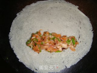 三鲜春卷的做法步骤：5