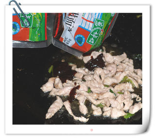 酱香虾仁炒面的做法步骤：5