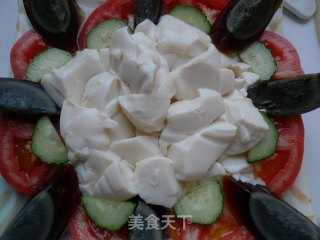 【皮蛋拌豆腐】滋补健脑良品的做法步骤：5