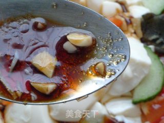 【皮蛋拌豆腐】滋补健脑良品的做法步骤：6