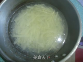 花椒油炝土豆丝的做法步骤：4