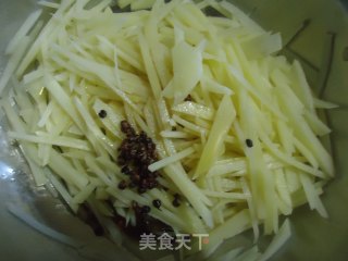 花椒油炝土豆丝的做法步骤：6