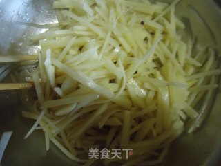 花椒油炝土豆丝的做法步骤：7