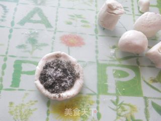 双色椰香糯米团的做法步骤：2