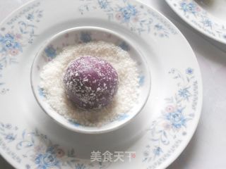 双色椰香糯米团的做法步骤：7