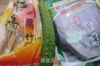 紫菜黄瓜腐竹汤的做法步骤：1