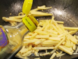 鲜笋炒豆腐干的做法步骤：7