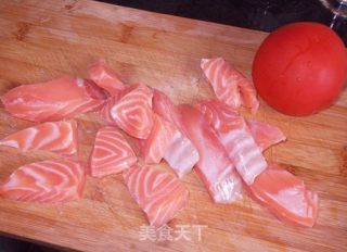 茄汁三文鱼的做法步骤：1