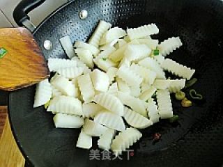 素菜荤做---红烧萝卜的做法步骤：4