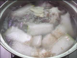 冬瓜薏米猪骨汤的做法步骤：4