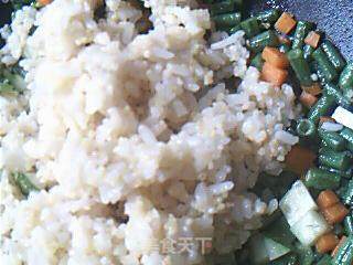 老饕特色——菜炒饭的做法步骤：10