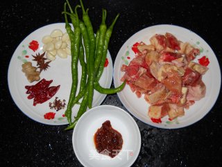 红烧鸡块的做法步骤：1