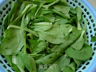 【香菇木耳炒青菜】健身体增智慧的做法步骤：1