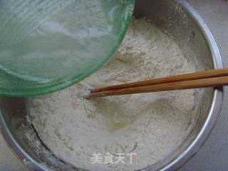 猪肉豆角水饺的做法步骤：1