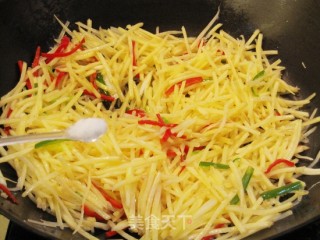 土豆丝炒豆腐干的做法步骤：7