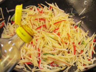 土豆丝炒豆腐干的做法步骤：9