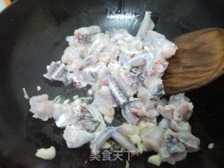 田鸡配红椒的做法步骤：5