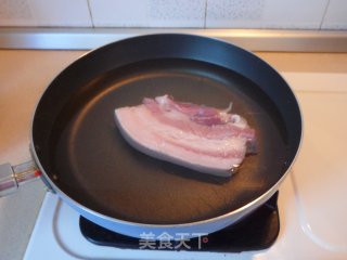 蒜泥白肉的做法步骤：1