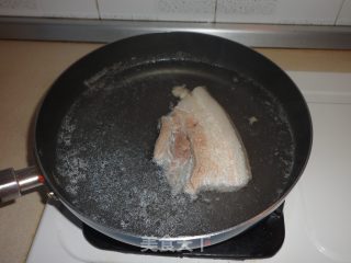蒜泥白肉的做法步骤：2