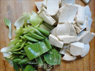 豆丹烧豆腐的做法步骤：2