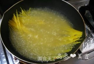 和风玉米虾仁意面的做法步骤：2
